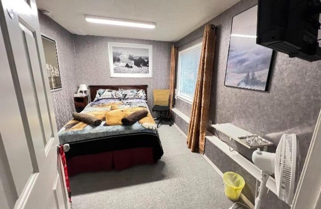 Cozy Nook in Fraser Valley Getaway With Breakfast