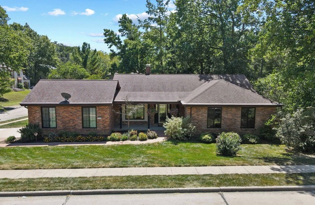 Cozy north side gem in Woodridge