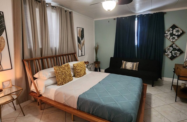 Cozy Oasis centrally located to Tampa Bay Beaches