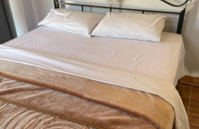 Cozy Oasis Studio - 5 minutes away from Luxor's finest attractions!