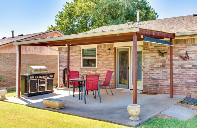 Cozy Oklahoma Retreat w/Covered Patio & Gas Grill