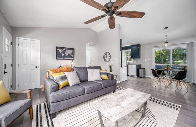 Cozy on Ger-Maine St. 1 Mile From Downtown Apex