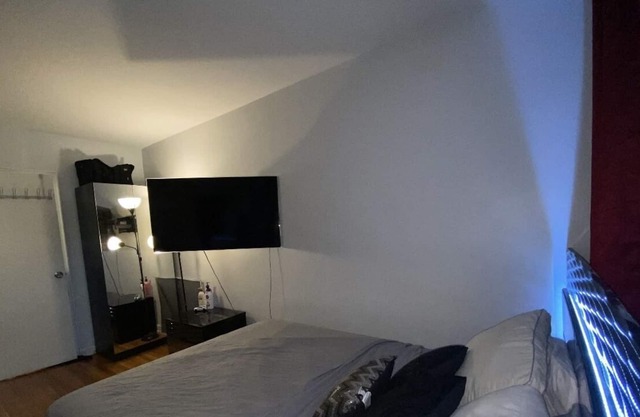 Cozy one bedroom apartment perfect for unwinding
