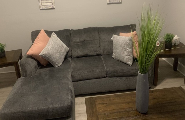Cozy one bedroom apt located in the SoMa district, quite, great entertainment