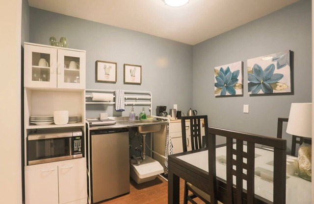 Cozy Pac Hts studio 2 min walk to Lafayette Park