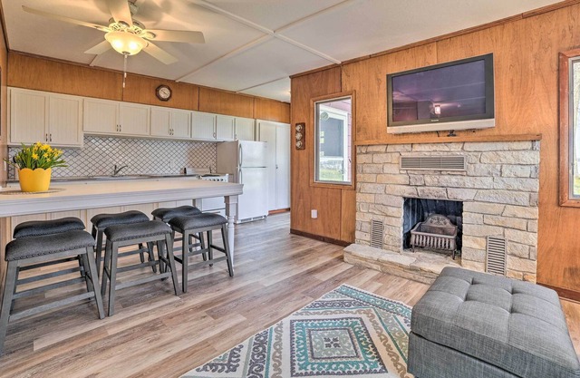 Cozy Petoskey Area Retreat on Burt Lake Access!