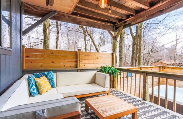 Cozy Pocono Escape | Hot Tub | Outdoor Haven