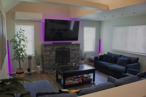 Cozy Pocono Home with a Hot Tub, Fire pit, Games and more!