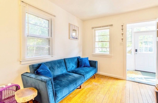 Cozy Private North Cape Bay Cottage Near Beaches!