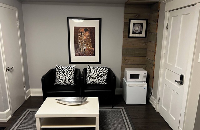Cozy Private Studio Apartment with Private Outdoor Deck