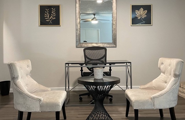 Cozy quiet 3/2/2 Sleeps 6 - North Houston -Cypress area -Easy access to freeway