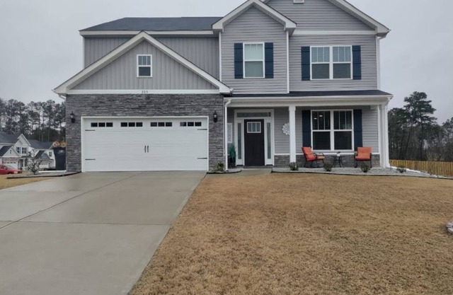 Cozy & Quiet Area Mins From The Town!