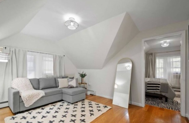 Cozy & Quiet Furnished Apartment, 3-12 Month Stays