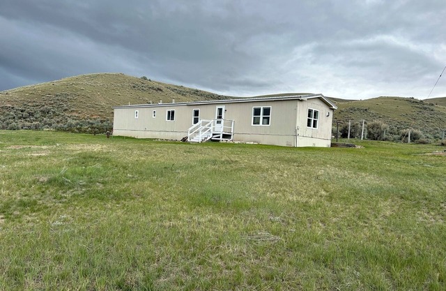 Cozy Quiet Home on Sage Creek