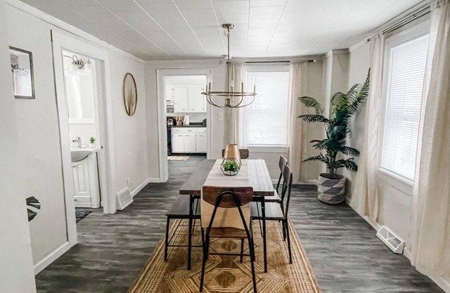 Cozy & Quiet; Oshkosh Hidden Gem