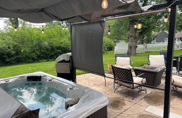 Cozy Ranch with Hot Tub!