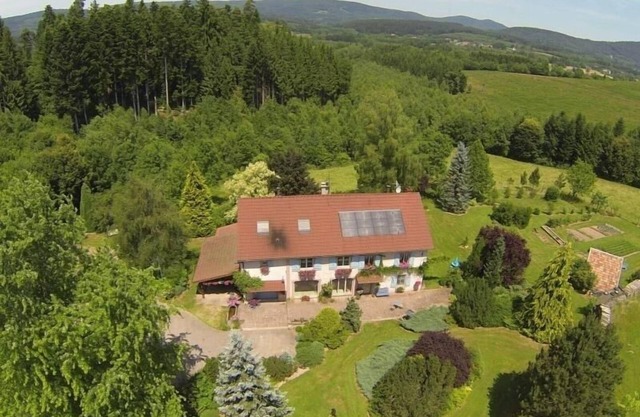 Cozy Retreat in Nature, Ideal for Exploration – Fireplace, Garden, Baby and Motorbike Friendly