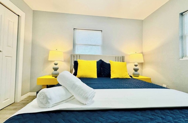 Cozy Retreat, Close Beach, Pool, Table & Soccer