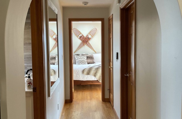 Cozy retreat located off Lake Erie in Woodchuck Marina!