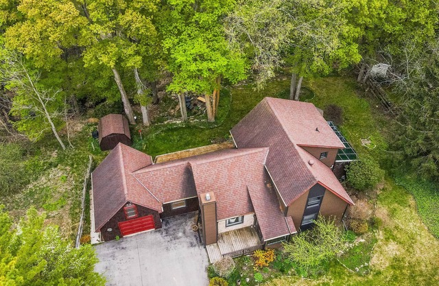Cozy Retreat: Serene Views & Group Friendly