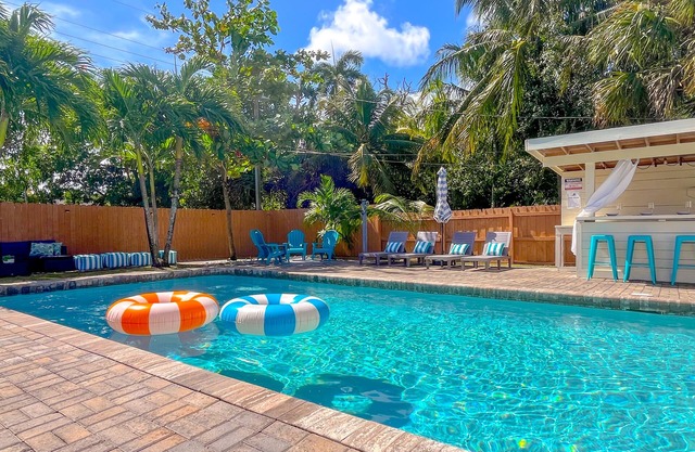 Cozy Retreat w/HEATED Pool at The Royal House - 5 miles from the beach