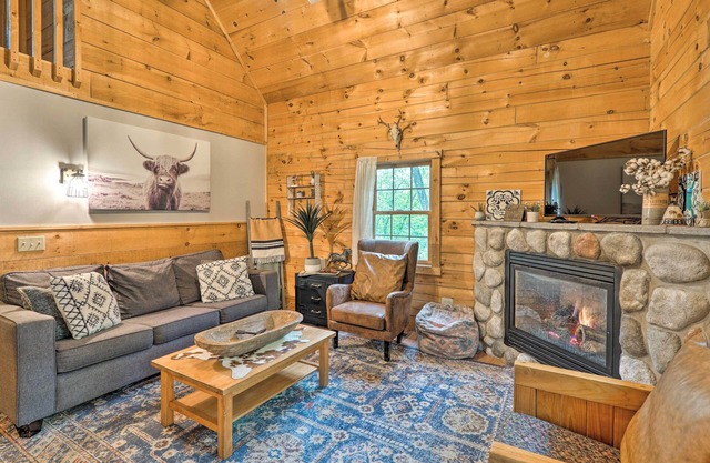 Cozy Retreat w/Porch & Double JJ Resort Access!