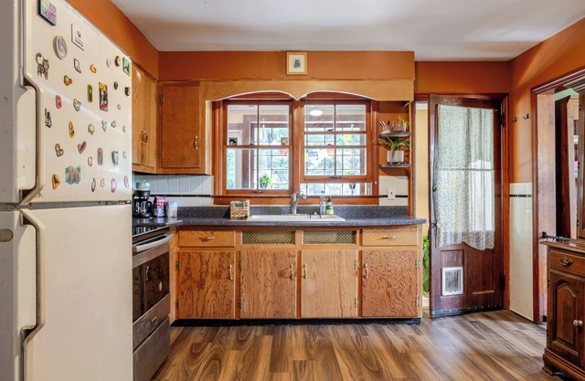 Cozy Riverfront Escape in Great Barrington - "Whiskers on the Water"