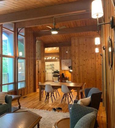 Cozy Riverside Cottage in Caledon Alton