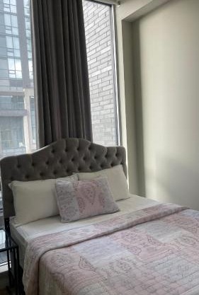 Cozy Room in a Townhouse Mississauga, Ontario canada