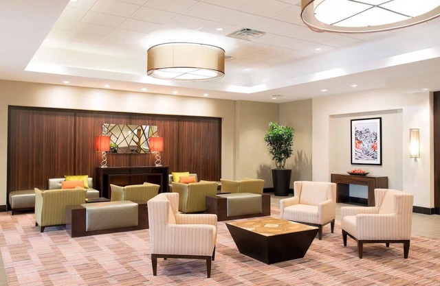 Cozy Room w/Heated Indoor Pool & Free Airport Shuttle – Ideal for Short Stays
