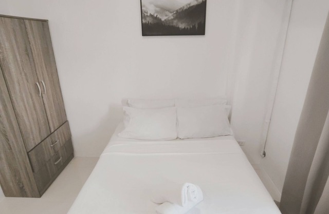 Cozy Room with Balcony in Iloilo City Condo