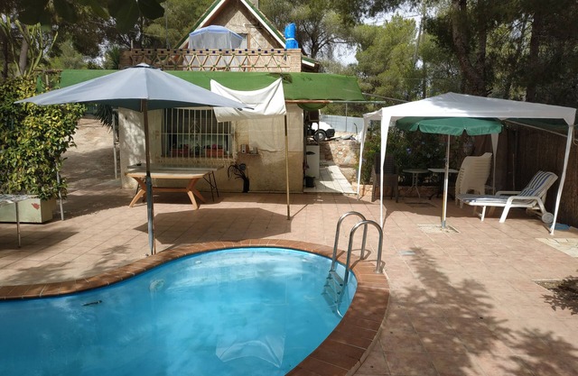 Cozy rural house with terrace pool located 10 minutes