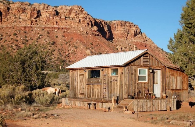 Cozy Rustic Cabin on 400 Acres Zion & Bryce PRIVATE CANYON