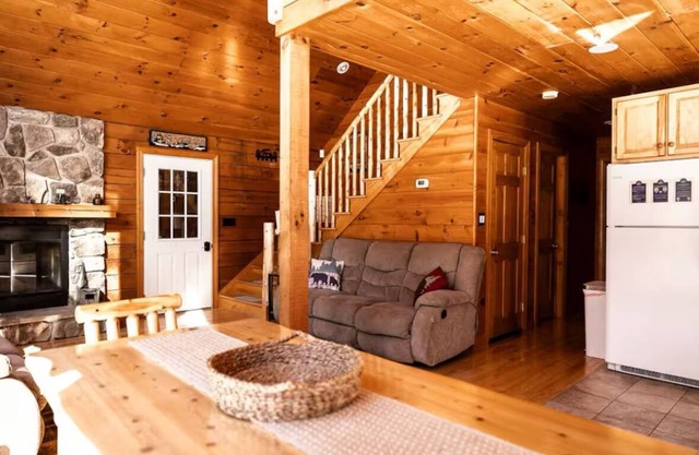 Cozy Secluded 3 BR Log Cabin with Hot Tub and Wood Burning Fireplace!