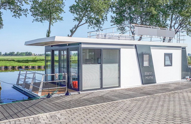 Cozy ship in Nieuwpoort with WiFi