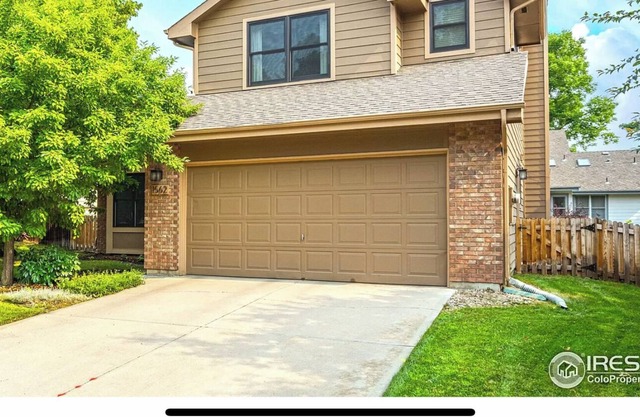 Cozy, spacious and centrally located family home, across from Golf Course
