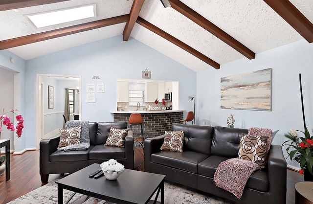 Cozy Spacious Family Pets Woodsy Gazebo with game room office