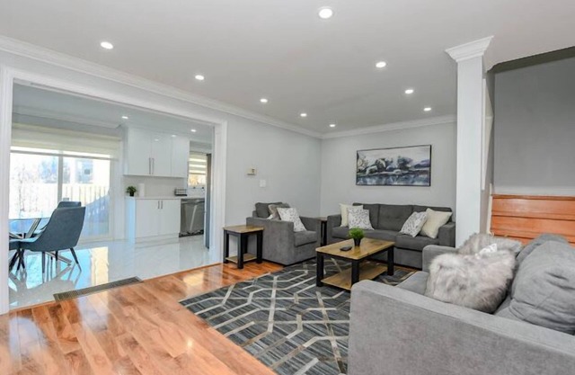 Cozy&Spacious Retreat in the Heart of Mississauga