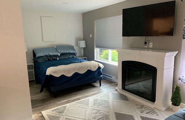 Cozy Studio Apartment in Qualicum BeachnAngels Inn Studio Apartment.