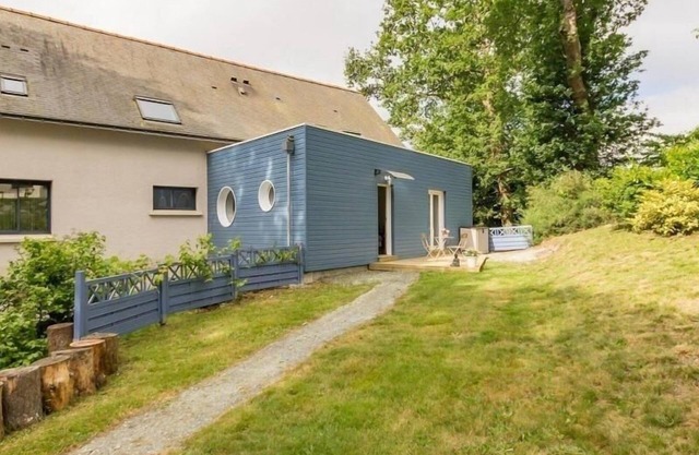 Cozy Studio by Nantes-Brest Canal with Terrace & Garden