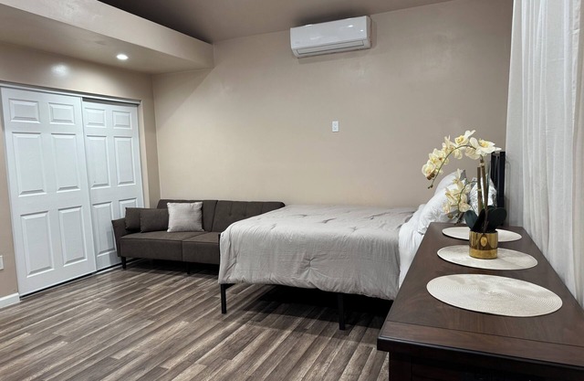 Cozy studio in amazing Los Angeles with WiFi, AC, full equip !