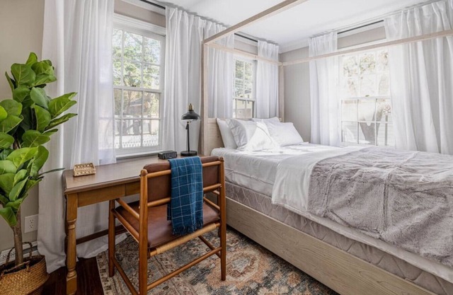 Cozy Studio - Just off Broad St - Downtown!