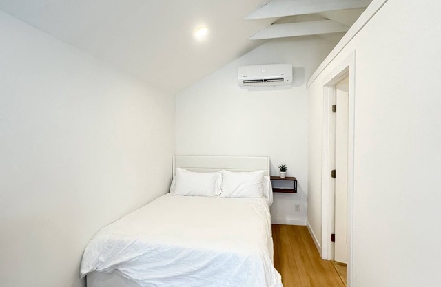 Cozy studio: Pet Friendly, in charming Lakewood, Colorado