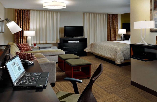 Cozy Studio Suite Near Seagate Convention Center | Shared Indoor Pool + Free Breakfast!