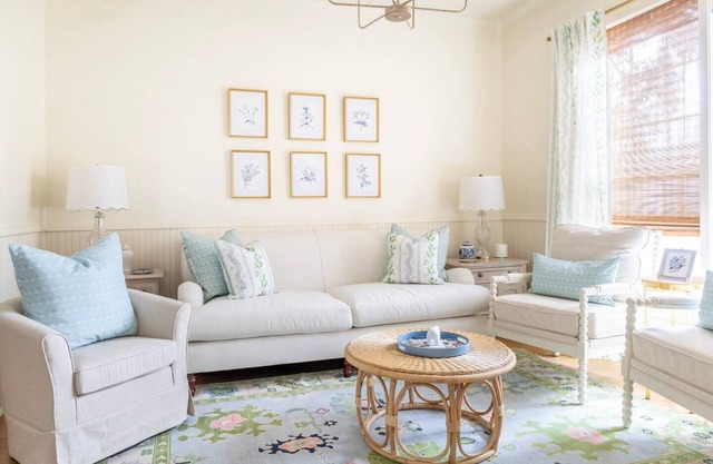 Cozy & Stylish + Walk to Ice Plant + 15 min to Round Top + The Moli