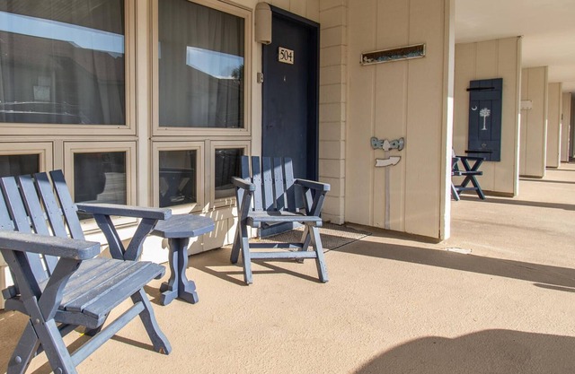 Cozy Suite just Steps from Beach Club, Sandbar, Tennis, & Beaches