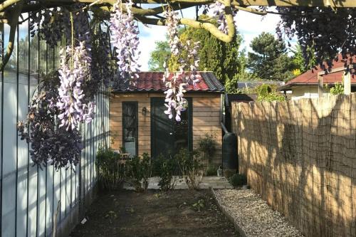 Cozy tiny house close to Schiphol Ams Airport