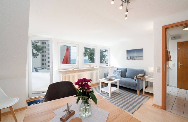 Cozy top floor apartment with small balcony and sea view in Pelzerhaken