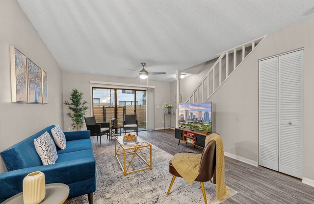 Cozy Townhome| Moffitt| Pool| Gym| Fast WiFi| 2B2B