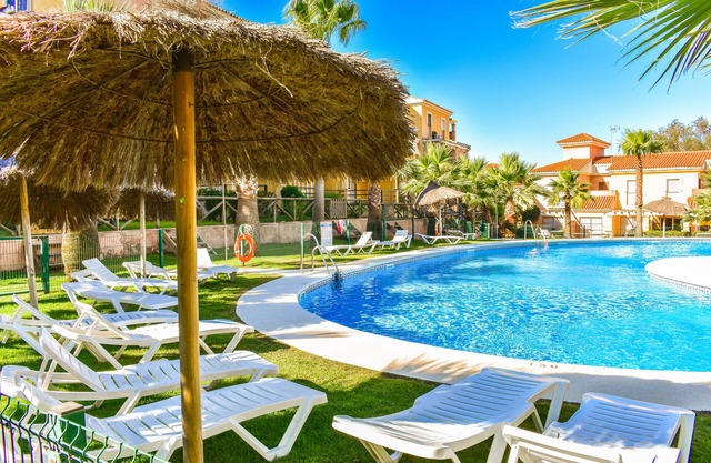 Cozy Townhouse in Islantilla: Enjoy the Beach, Golf and Adventures